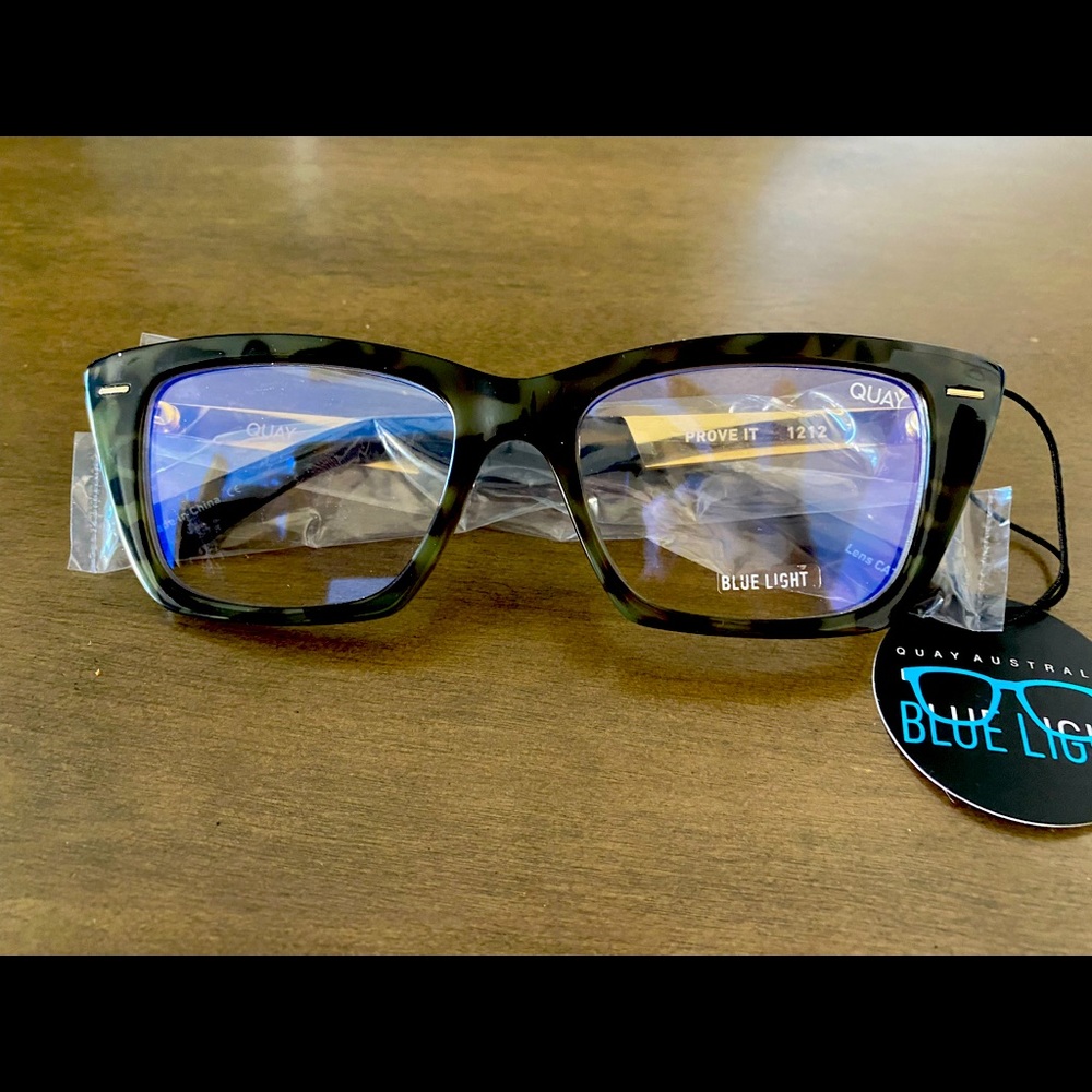 Quay Blue light glasses. Green and black print!